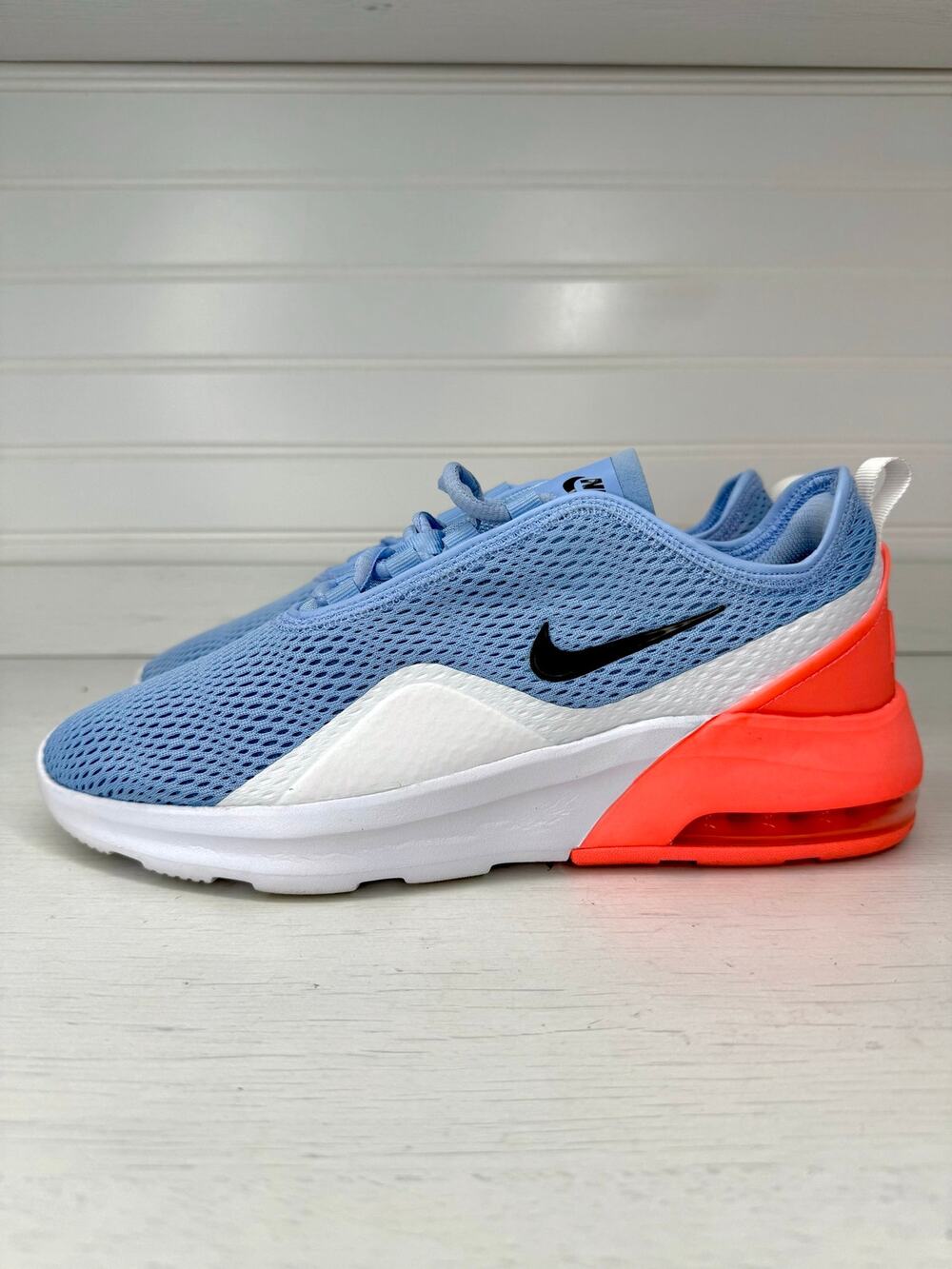 Nike Air Max Motion 2 Aluminum Lava Glow Women’s 9 Blue Orange CI6518-400